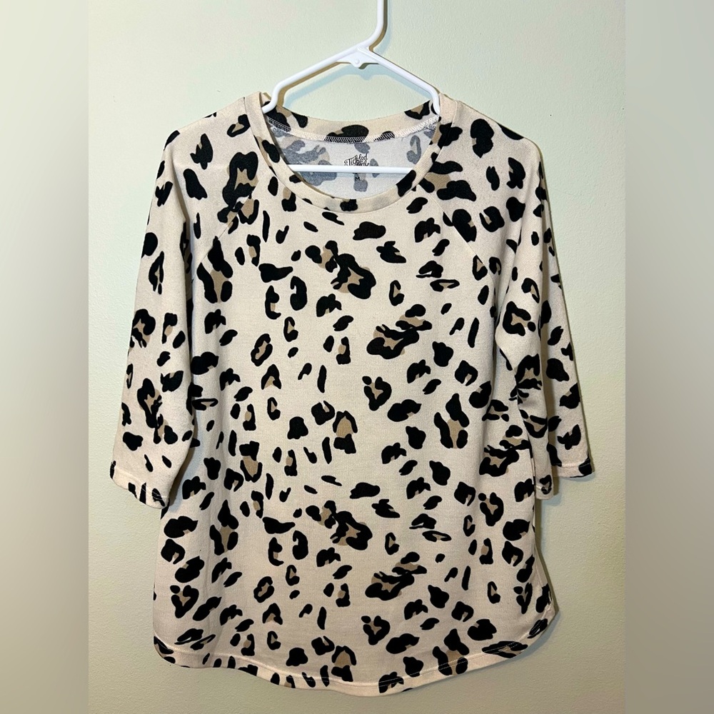 Tickled Teal Brand Animal Print Brown and White Lightweight Sweater Top!